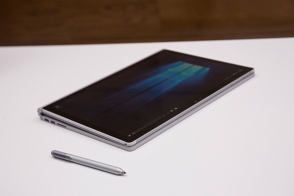 Surface Book 可當平板用(圖片來源/法新社)