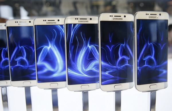 Exynos 7420 處理器目前多用於今年三星推出的 Galaxy 旗艦機上。(圖片來源/彭博社)