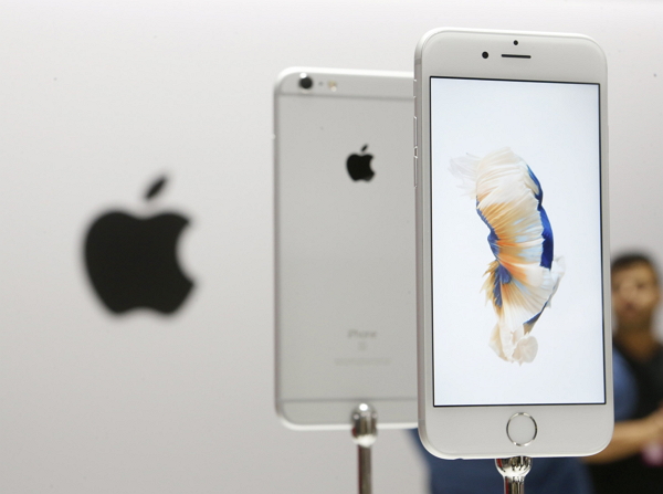 目前仍有約三分之二的 iPhone 用戶還沒有換到大螢幕裝置(路透)