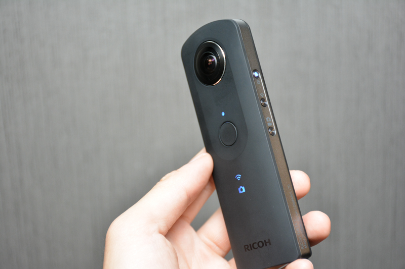 透過簡單直覺的按鍵，切換拍照與錄影模式。（圖片來源／記者譚偉晟拍攝）