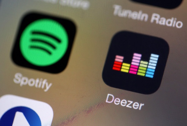 Spotify 的商業模式，受到音樂產業的不信任（圖片來源／彭博）