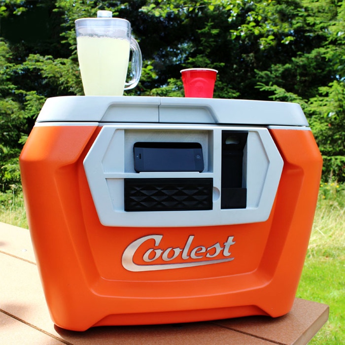 贊助者抨擊 Coolest Cooler 選擇先將產品發送給 Amazon 消費者,而非他們這些早期預購者(圖片來源/The Next Web)