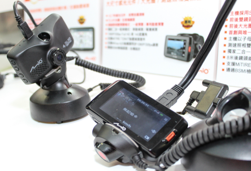 【104資訊月】展場限定最高折 2 千! 行車紀錄器優惠指南