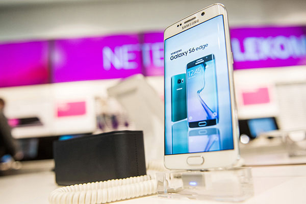 Samsung Galaxy S6 的後繼機種 Galaxy S7 將在 2 月登場!(圖片來源/路透)