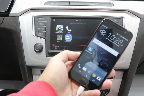 HTC 與德國車廠 VW 合作,推出名為 Custom-Link 的車輛資訊連接方案