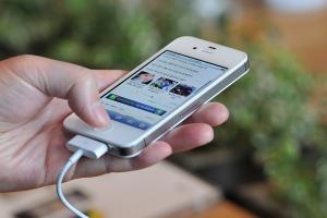 讓手機卡頓就是罪! iPhone 4s 用戶集體控告 Apple 讓手機卡頓就是罪! iPhone 4s 用戶集體控告 Apple