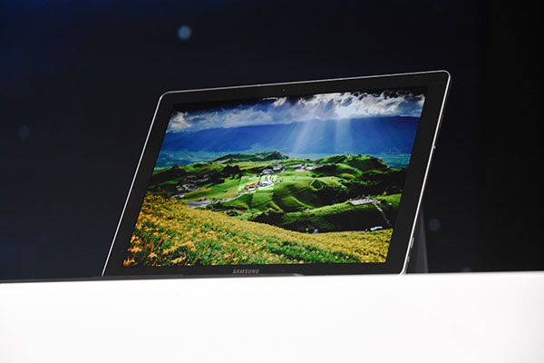 Galaxy Tab Pro S 的螢幕表現相當亮眼