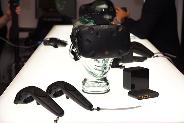 HTC Vive Pre 的整套配件