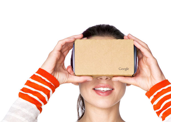 Google 的 Card Board VR 虛擬眼鏡可說是目前最便宜的組合