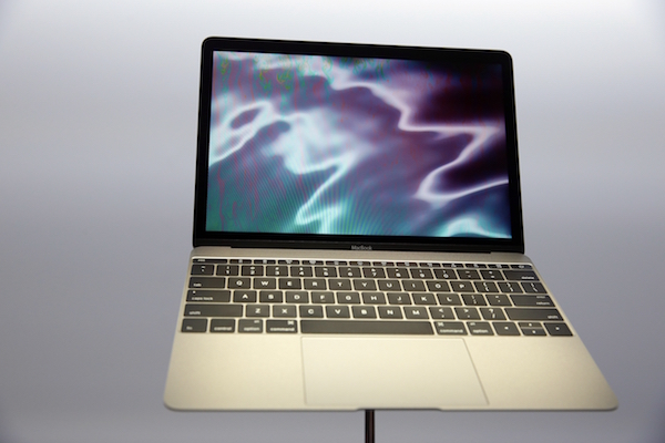 採用 Intel Core M 處理器的 Macbook 筆電，在部分效能上竟然比 iPad Pro 低（圖片來源／美聯）