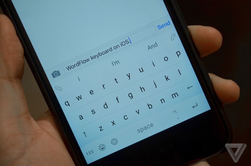 這款鍵盤將具備 Windows Phone 特有的「Word Flow」輸入方式(圖/The Verge)