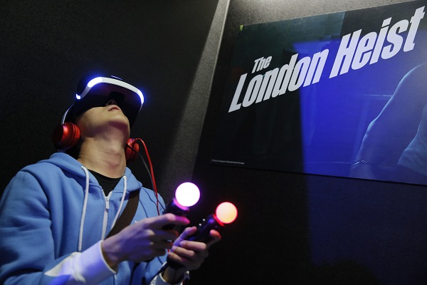 Play Station 在開啟 VR 功能後,可望獲得新一波的成長動能(圖/美聯社)