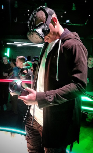 用虛擬實境打籃球!當 NBA 球員遇上 HTC Vive 眼鏡會怎樣?