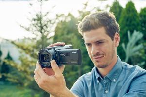 讓回憶「聲」歷其境! Sony 推出新款 Handycam 輕巧攝影機 讓回憶「聲」歷其境! Sony 推出新款 Handycam 輕巧攝影機