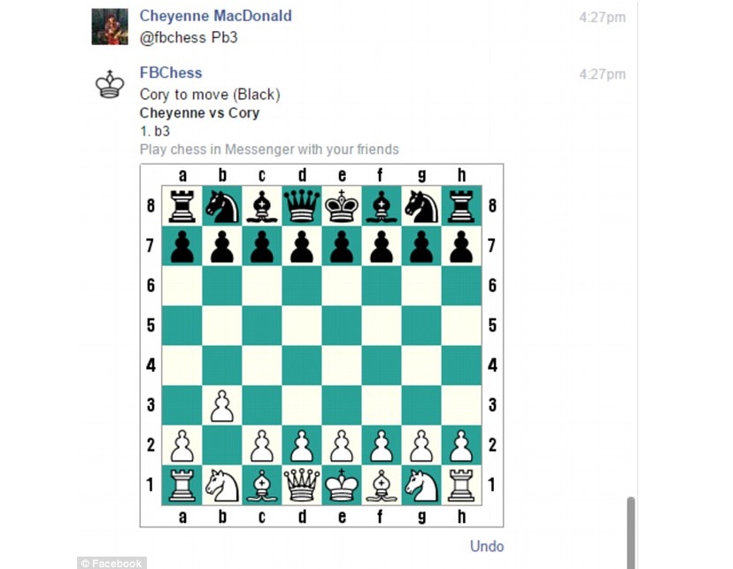 在 Messenger 中輸入「@fbchess play」這段文字即可開始遊戲(圖/Daily Mail)
