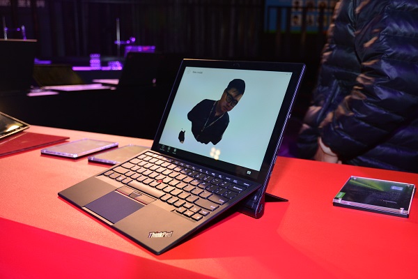 ThinkPad X1 Tablet 是一款可以替換多種模組的二合一平板電腦(圖/記者譚偉晟拍攝)