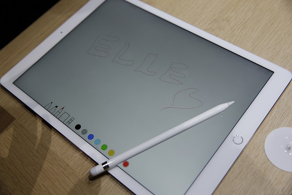 預計新款 iPad 將是縮小版的 9.7 吋 iPad Pro(圖/美聯社)