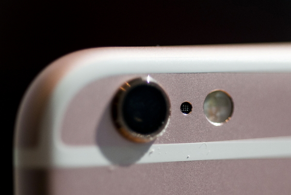 iPhone 7 傳將採用雙鏡頭設計(圖/路透社)