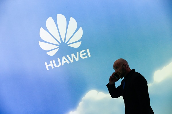 Huawei P9 預計會推出 3 款系列機種(圖/彭博社)