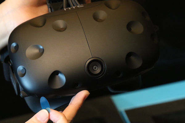 Vive 的最大特色：前置鏡頭