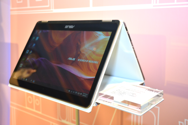 ZenBook Flip 具備 178 度可視角螢幕,方便用戶獲得良好的觀看體驗(圖/記者譚偉晟拍攝)