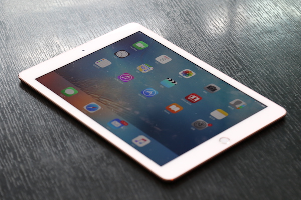 9.7 吋的 iPad Pro 外型跟 iPad Air 2 幾乎一樣