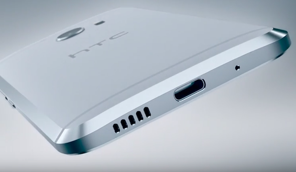 機身底部的 USB-C 連接埠跟揚聲器（圖片來源／擷取自 Youtube）