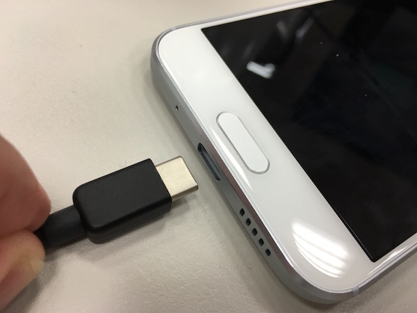 USB-C 介面能承受大功率電流的特性,讓許多手機甚至筆電選擇其為充電介面