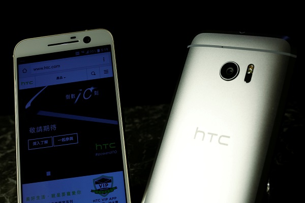 hTC 有推出加值手機險(圖/路透社)