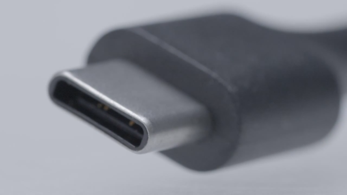該工程師認為,這個問題的關鍵在 QC 3.0 快充技術與 USB Type-C 規範不同(圖/Androidauthrity)