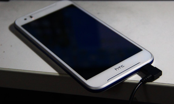 國外網友在 Twitter 上貼出的 Desire 830 外觀照片(圖片來源/擷取自 Twitter)
