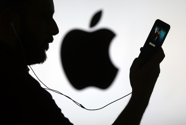 包含 App Store、iTunes Store、Apple Pay 等服務項目營收則成長幅度高達 20%(彭博社)
