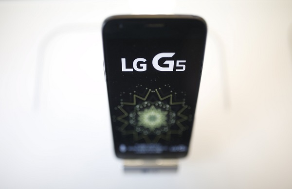 LG G5 的推出未能拯救 LG 的手機業務營收表現(圖/路透社)