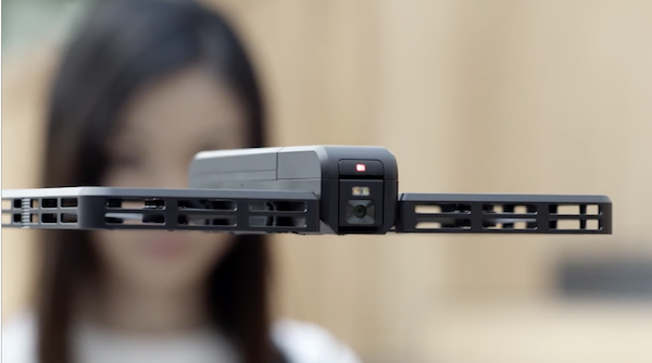 （擷取自 Hover Camera  官方影片）