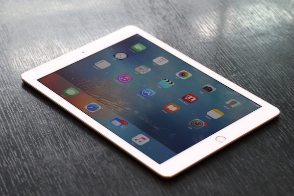 就是粉閃!蘋果小平板 9.7 吋 iPad Pro 台灣開賣