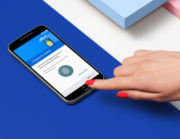 Moto G4 Plus 具備指紋辨識功能(圖/Motorola)