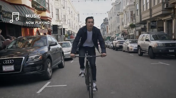 也可透過 Levi's Commuter 進行音樂播放控制(圖片來源/擷取自 Google 官方影片)
