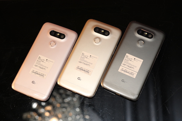 包括可拆式電池、可更換模組、雙相機都跟 LG G5 相同