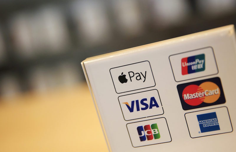 目前 Apple Pay 主要仍在實體通路進行支付動作(圖片來源/歐新)