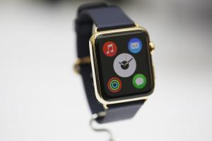 蘋果學三星？Apple Watch 將可能有拍照功能！