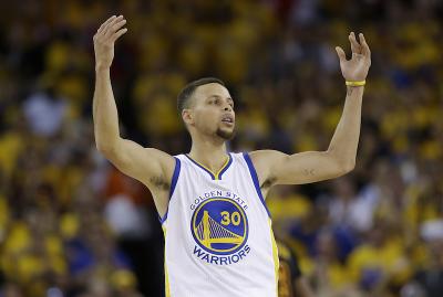 坐 NBA 首排看比賽是什麼感覺?VR 虛擬重播年底登場! 坐 NBA 首排看比賽是什麼感覺?VR 虛擬重播年底登場!