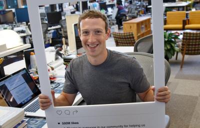 Facebook 執行長也怕竊聽?網友發現 Mark Zuckerberg 電腦有秘密! Facebook 執行長也怕竊聽?網友發現 Mark Zuckerberg 電腦有秘密!