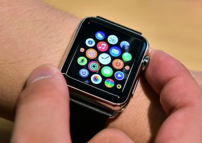 偏要和 iPhone 8 不同?新款 Apple Watch 傳取消 OLED 螢幕! 偏要和 iPhone 8 不同?新款 Apple Watch 傳取消 OLED 螢幕!