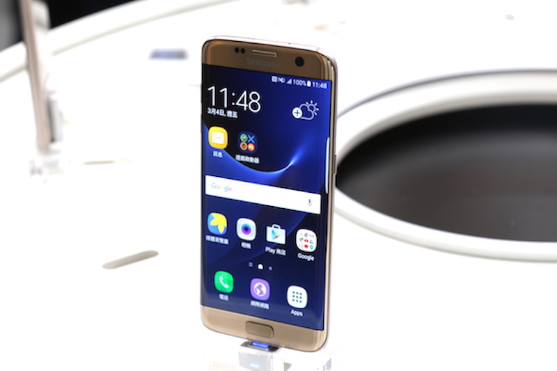 Samsung 則是打算走自己的路,自家的 Tizen 系統正持續開發中
