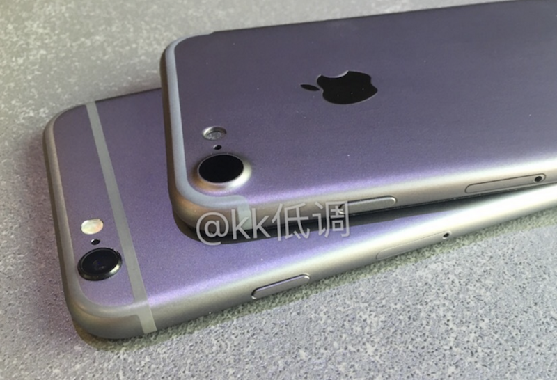 iPhone 7（上）的相機鏡頭明顯的比 iPhone 6s（下）要大跟突起許多（圖片來源／擷取自 PhoneArena 網站）