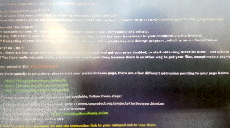 最近超熱門的 CryptXXX  勒贖軟體畫面,出現這個畫面時,代表使用者的電腦資料已經被連超級電腦都解不開的 RSA 4096 程式加密了(圖片來源/賽門鐵克提供)