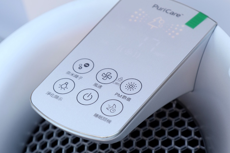 操作面板跟  PuriCare 大龍捲蝸牛空氣清淨機有相當大的不同