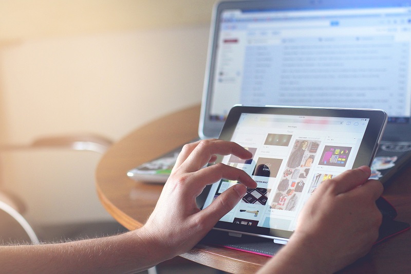 iOS 裝置與其他 Apple 產品有相當不錯的互動性(圖/pixabay)