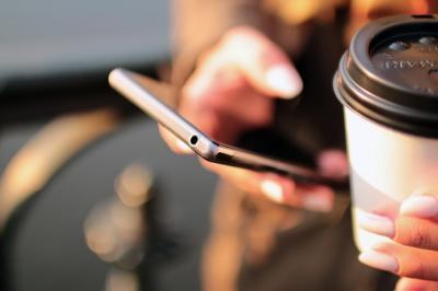 Android 與 iOS 誰更優秀?消費者必看 5 大特色對決! Android 與 iOS 誰更優秀?消費者必看 5 大特色對決!