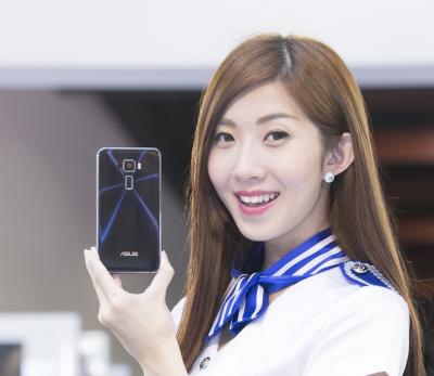 ZenFone 3 電信通路開賣!2K 級追劇神器「ZenPad 3」一併推出! ZenFone 3 電信通路開賣!2K 級追劇神器「ZenPad 3」一併推出!